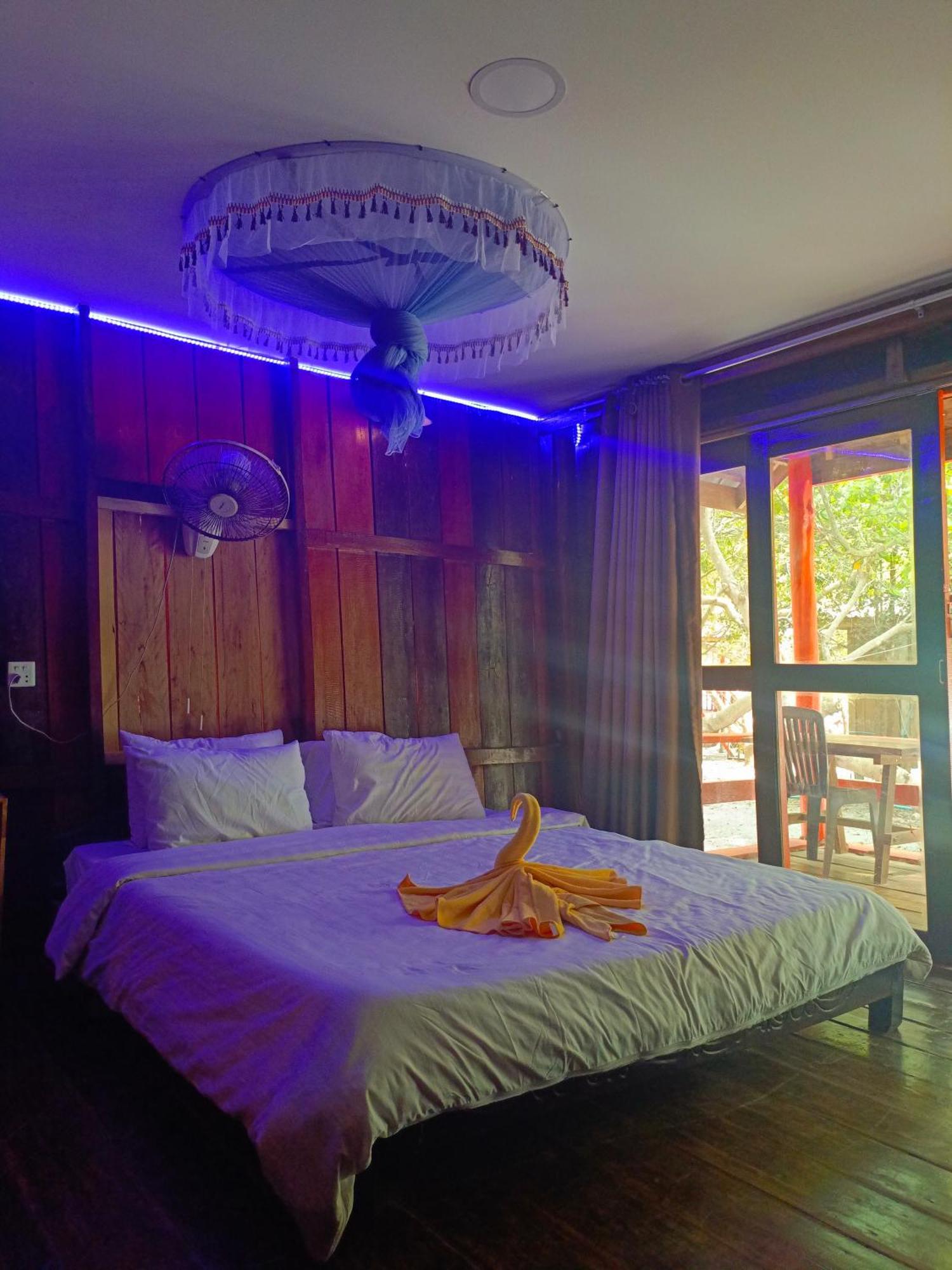 Koh Rong Beach Hostel And Bungalows Kaoh Touch 외부 사진
